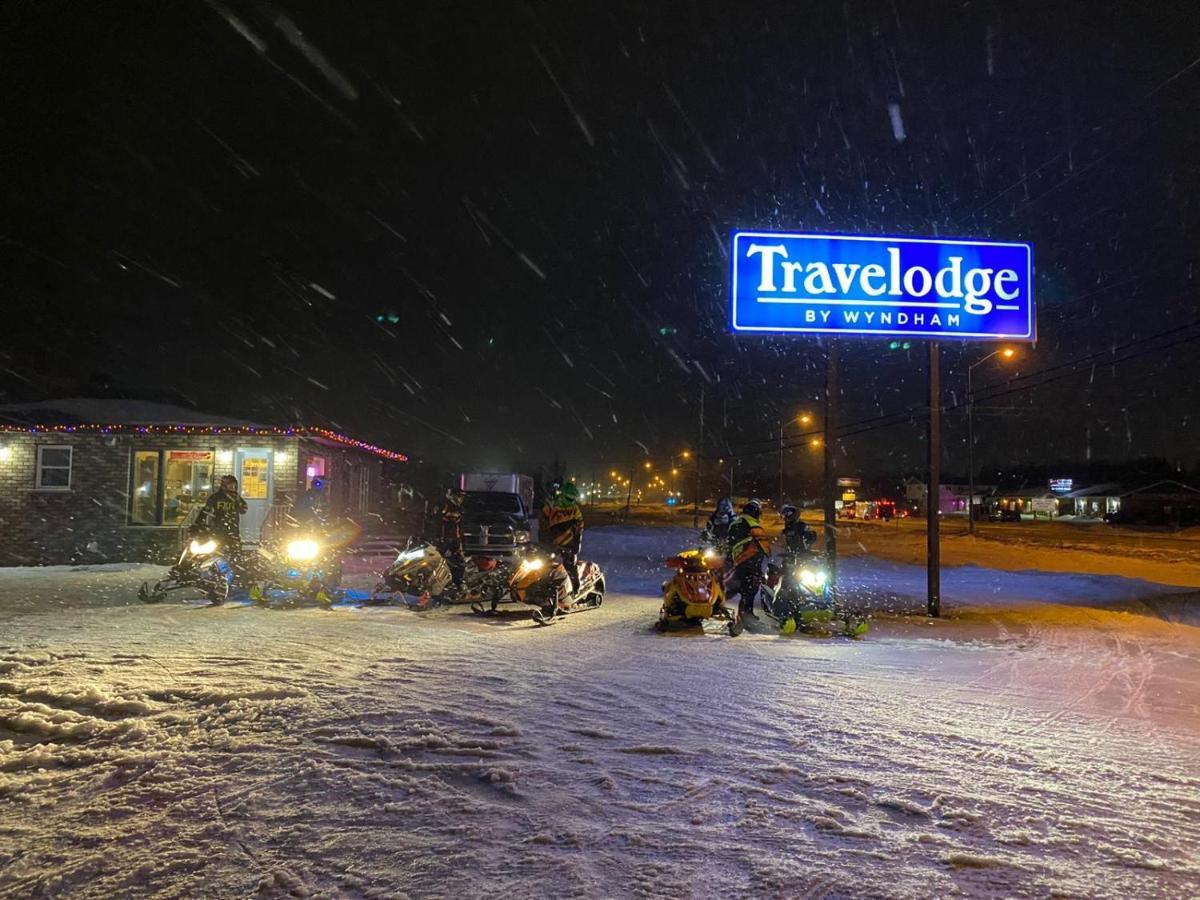 Travelodge By Wyndham Cochrane Esterno foto
