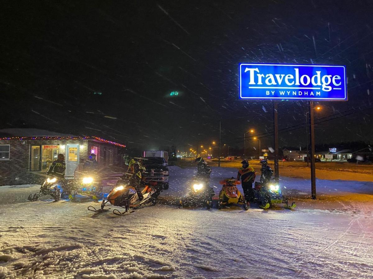 Travelodge By Wyndham Cochrane Esterno foto