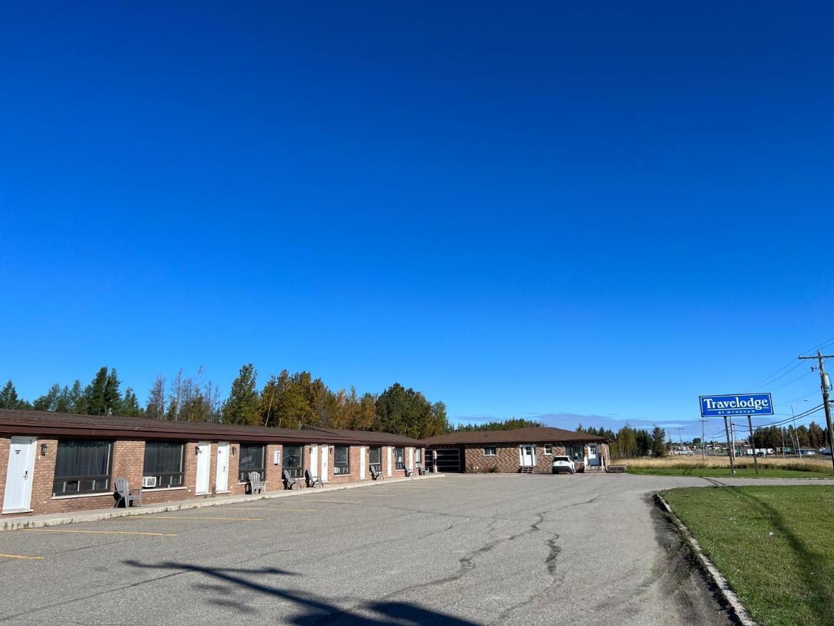 Travelodge By Wyndham Cochrane Esterno foto