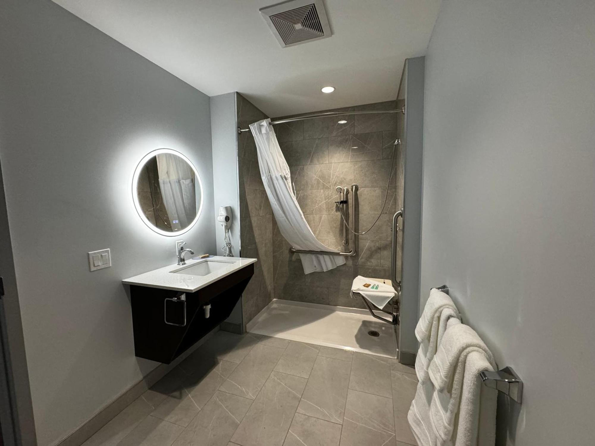 Travelodge By Wyndham Cochrane Esterno foto