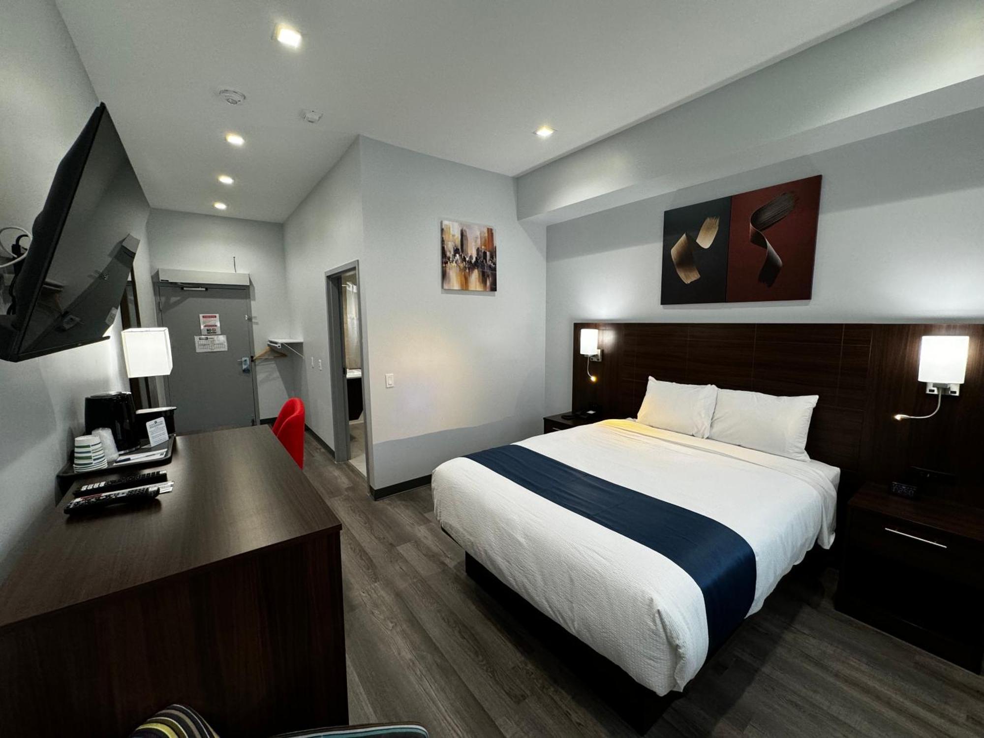 Travelodge By Wyndham Cochrane Esterno foto