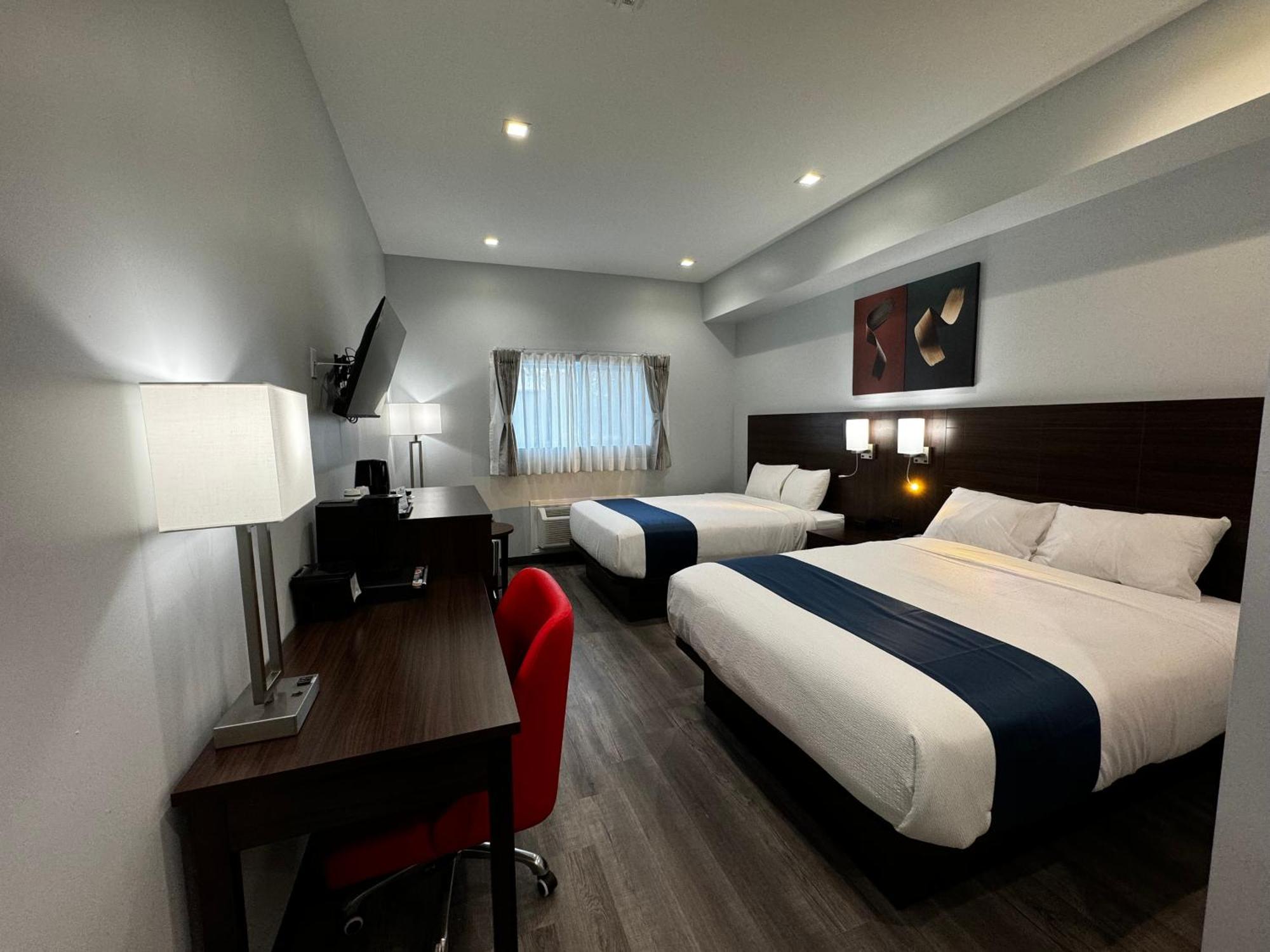 Travelodge By Wyndham Cochrane Esterno foto