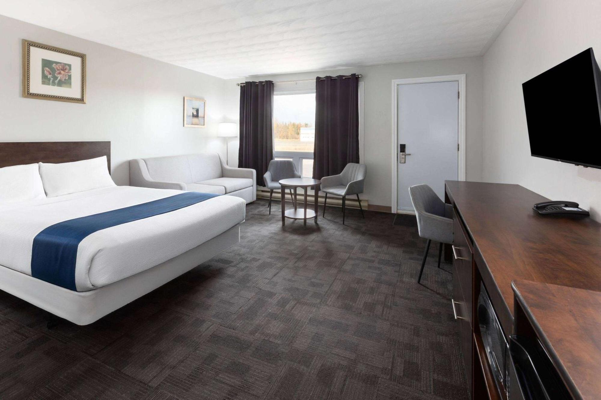 Travelodge By Wyndham Cochrane Esterno foto
